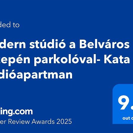 Modern Studio A Belvaros Koezepen Parkoloval- Kata Studioapartman Ráb Exteriér fotografie